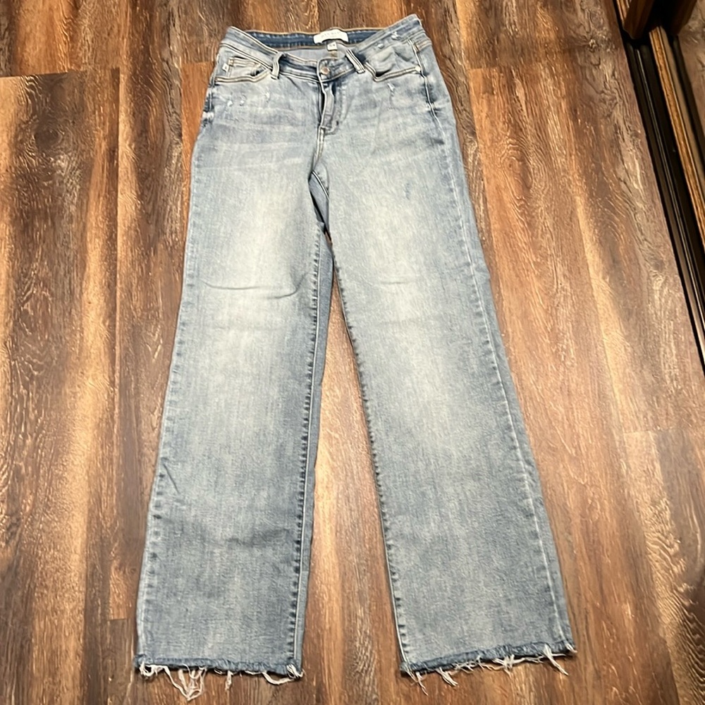 Judy blue v front straight leg jeans